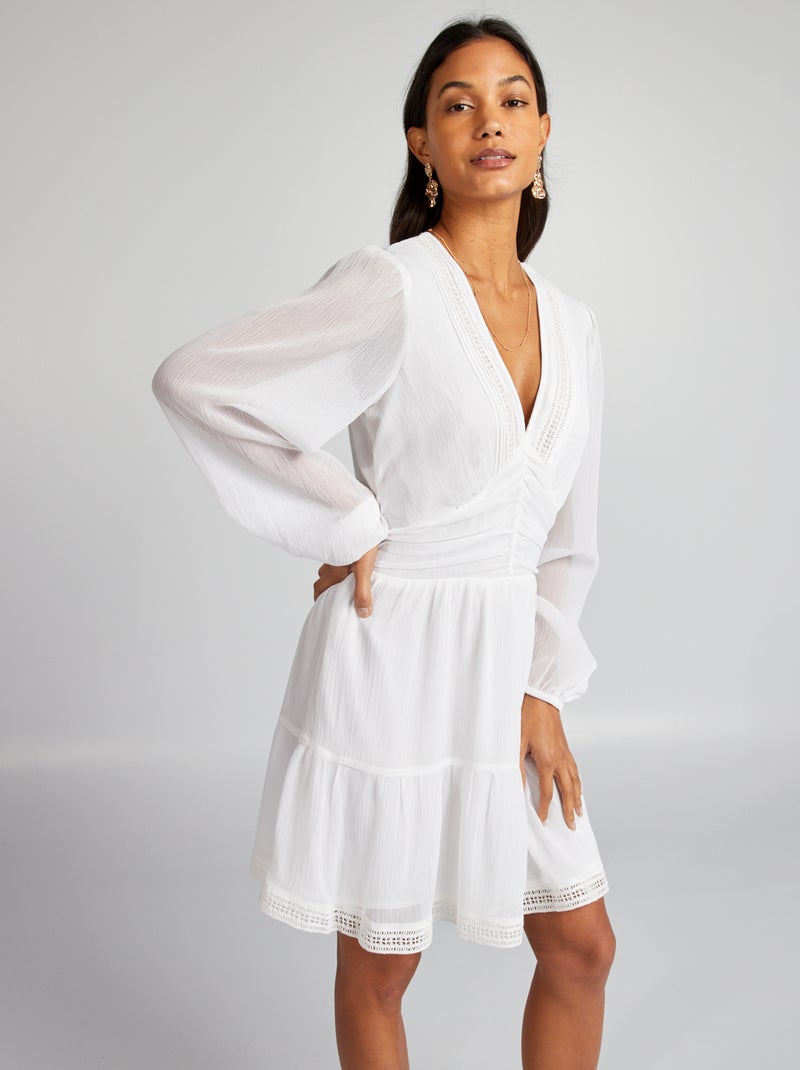 Robe drapée avec broderies et volants blanc - Kiabi