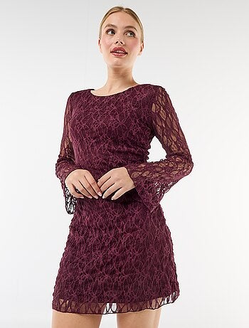 Robe en dentelle à manches pagode