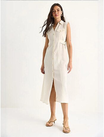 Robe en lin avec boutons dorés et détails à la taille lucci