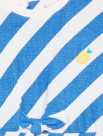 Robe en matière crêpée avec ouverture pressionnée au dos