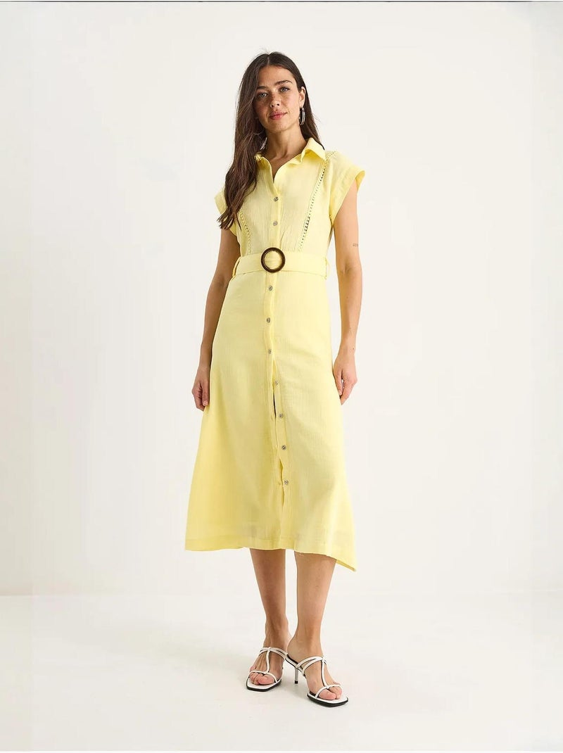 Robe en mousseline avec détails en dentelle, fermeture à boutons, ceinture et doublure lucci Jaune citron - Kiabi