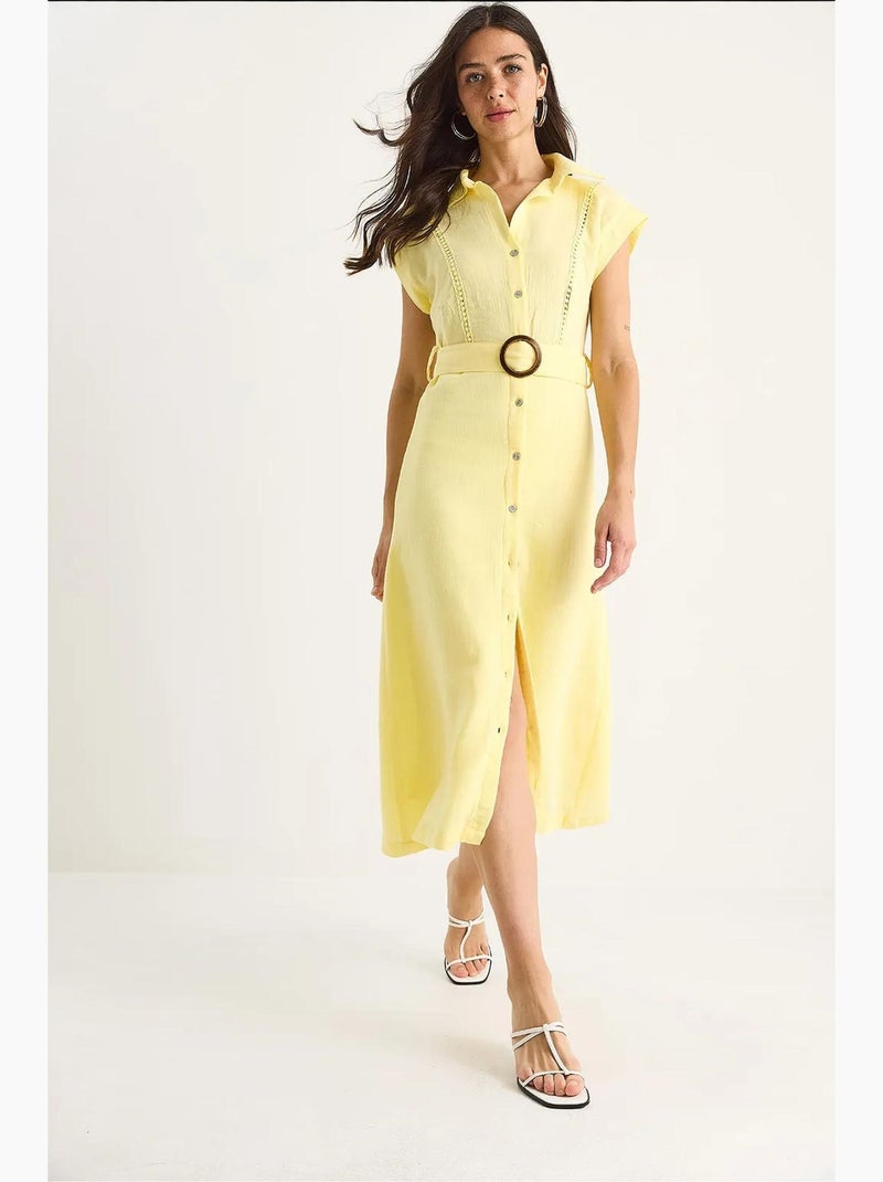 Robe en mousseline avec détails en dentelle, fermeture à boutons, ceinture et doublure lucci Jaune citron - Kiabi