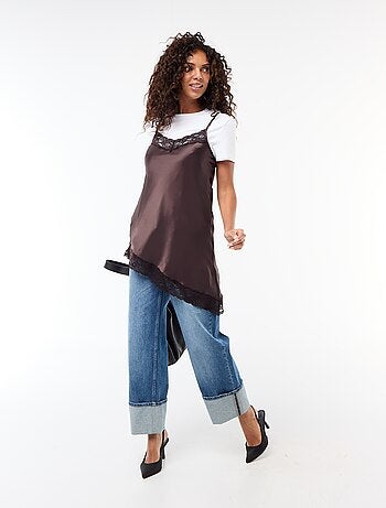 Robe en satin avec dentelles