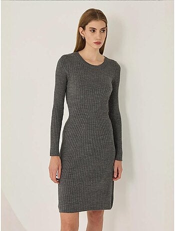 Robe en tricot à col rond