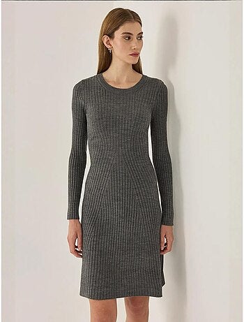 Robe en tricot à col rond
