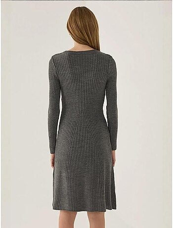 Robe en tricot à col rond