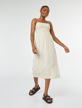 Robe fluide avec fines bretelles réglables