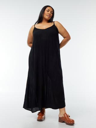 Robe fluide longue avec fines bretelles réglables