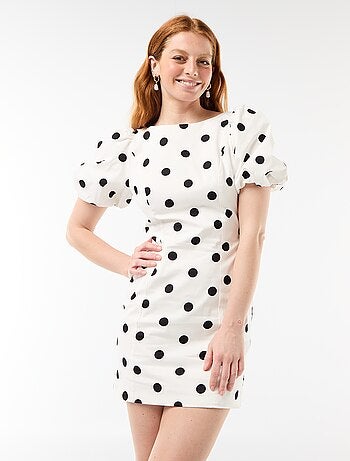 Robe forme ballon à manches courtes