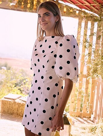 Robe forme ballon à manches courtes