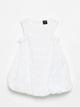 Robe forme boule avec broderies anglaises