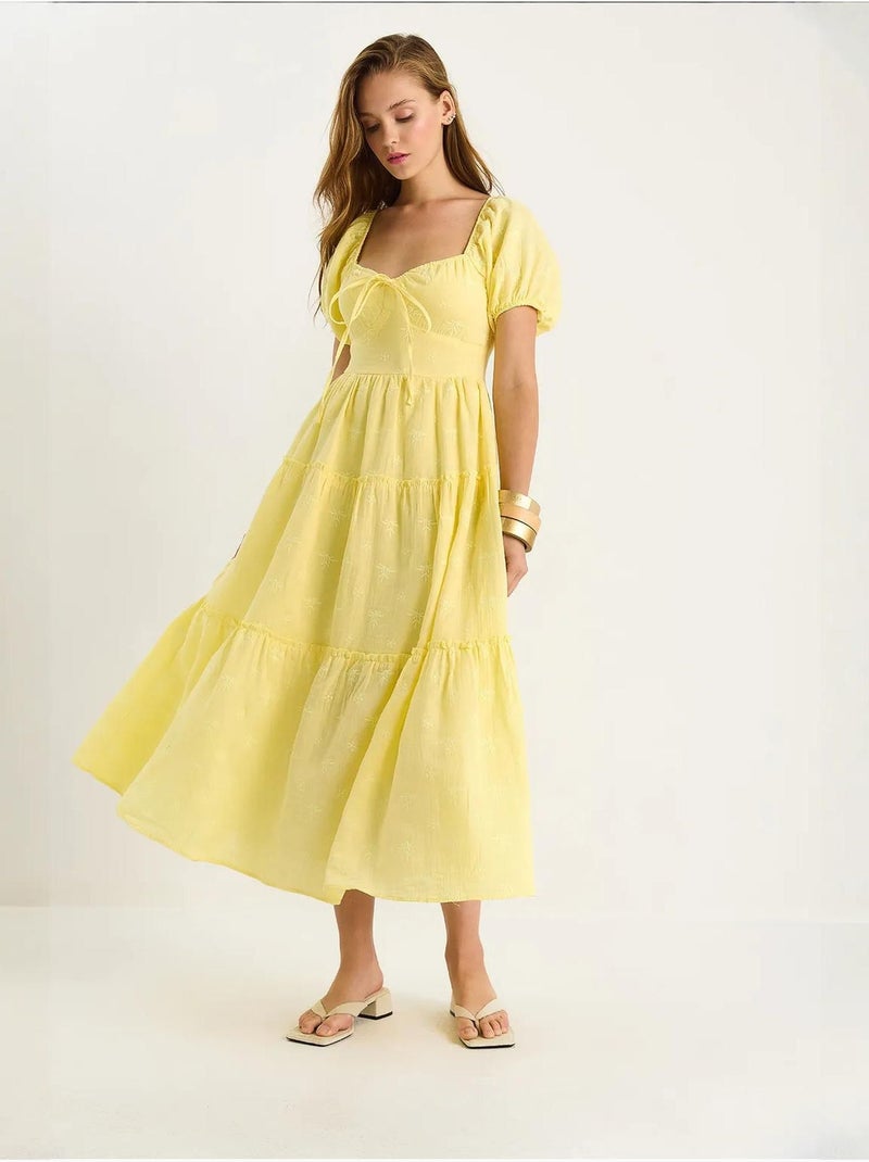Robe longue à col cœur brodé lucci Jaune citron - Kiabi