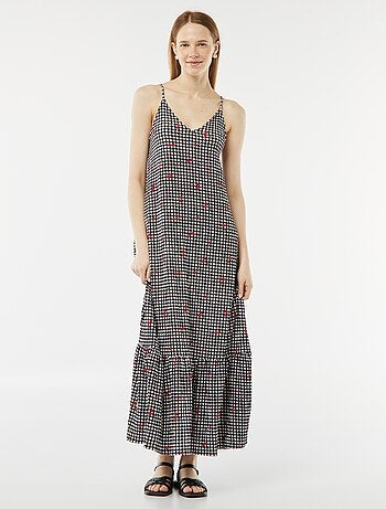 Robe longue à fines bretelles en matière gaufrée