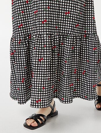 Robe longue à fines bretelles en matière gaufrée