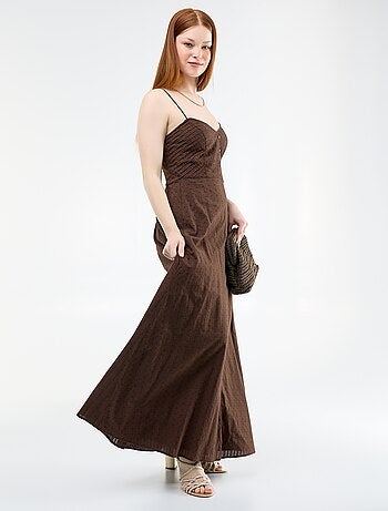 Robe longue à fines bretelles et broderies