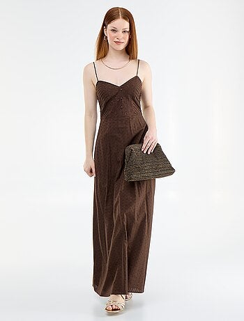 Robe longue à fines bretelles et broderies