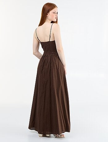 Robe longue à fines bretelles et broderies