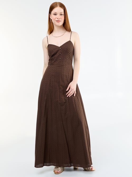 Robe longue à fines bretelles et broderies - Kiabi