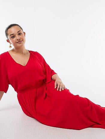 Robe longue à manches courtes en matière crêpée