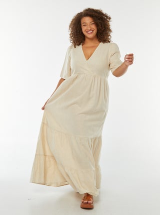 Robe longue à manches courtes et base à étage