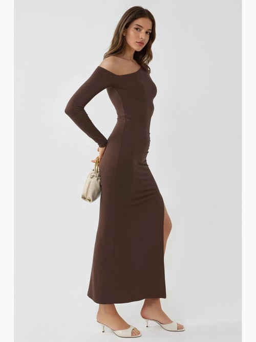 Robe longue asymétrique à col et volants busem - Kiabi