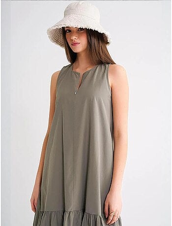 Robe longue avec col pointu et volants mixray