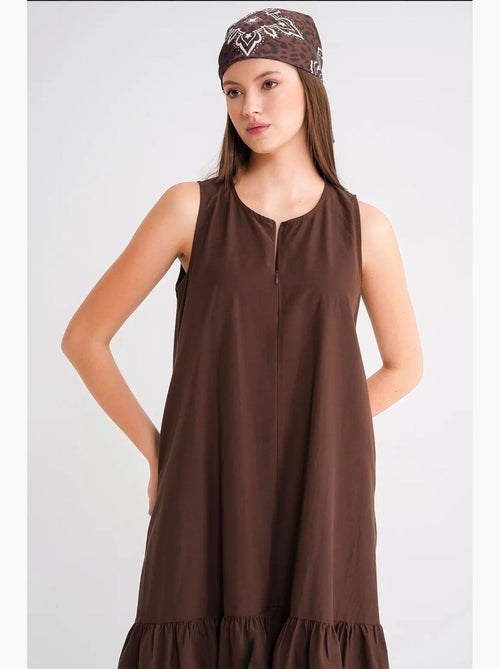 Robe longue avec col pointu et volants mixray - Kiabi Robe longue avec col pointu et volants mixray - Kiabi