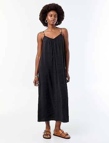 Robe longue avec fines bretelles à perles