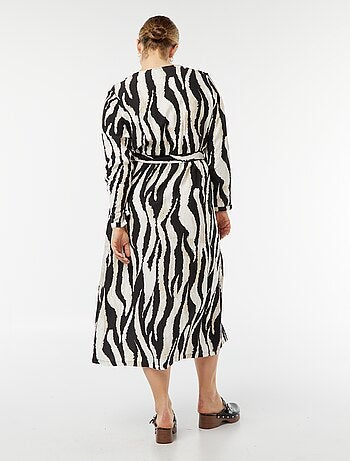 Robe longue avec ouverture entièrement boutonnée