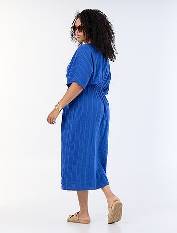 Robe longue col croisé avec bijou fantaisie