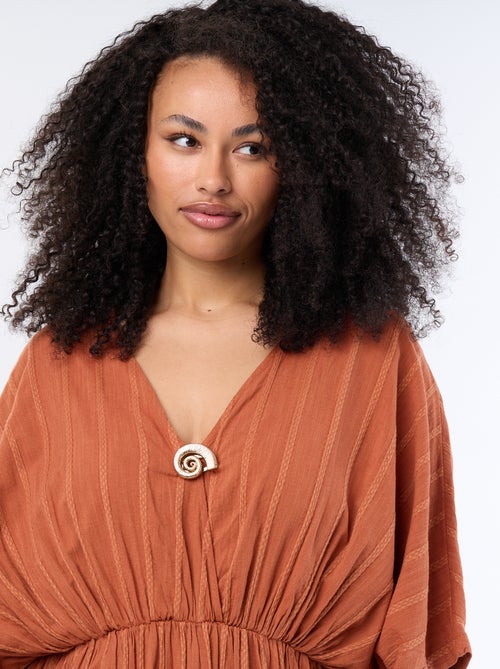 Robe longue col croisé avec bijou fantaisie - Kiabi