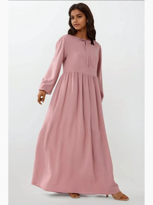 Robe longue coupe a et col ras du cou hiccup - Kiabi Robe longue coupe a et col ras du cou hiccup - Kiabi