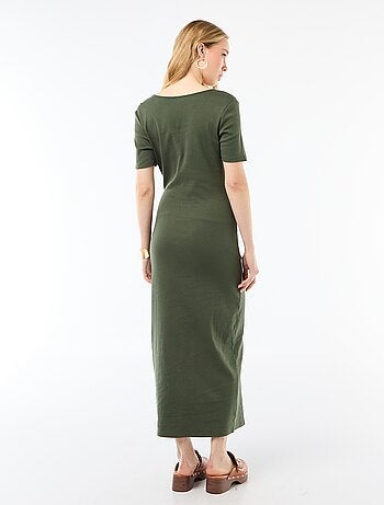 Robe longue coupe drapée avec bijou