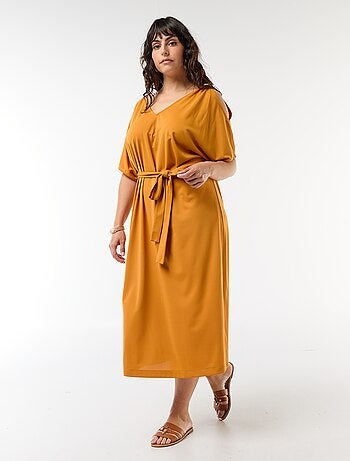 Robe longue de cérémonie à manches courtes