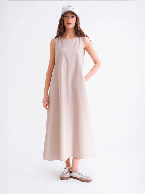 Robe longue décontractée avec fermeture à boutons et poches mixray - Kiabi Robe longue décontractée avec fermeture à boutons et poches mixray - Kiabi