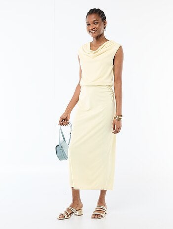 Robe longue drapée avec col bénitier