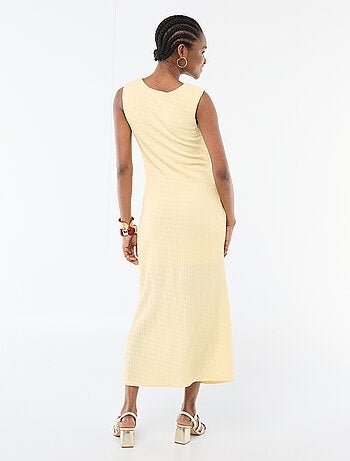 Robe longue drapée et gaufrée