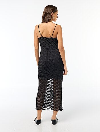 Robe longue en dentelle à fines bretelles