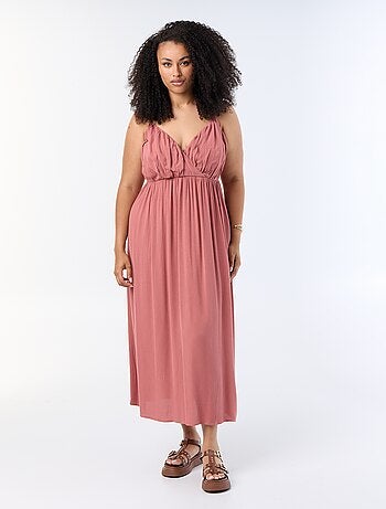 Robe longue en maille crêpée fines bretelles