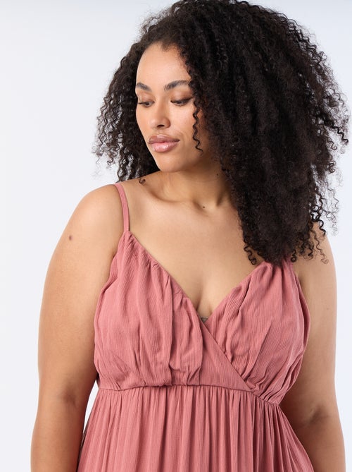 Robe longue en maille crêpée fines bretelles - Kiabi