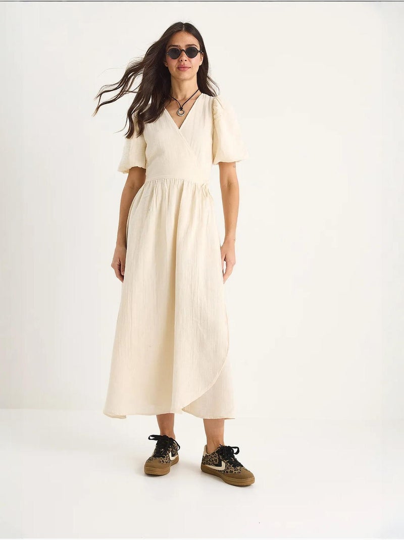 Robe longue en mousseline à fermeture portefeuille et manches ballon lucci Crème - Kiabi
