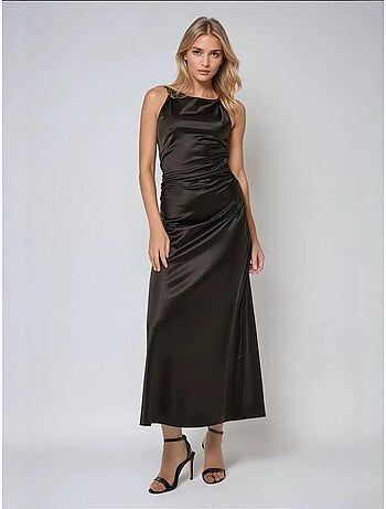 Robe longue en satin