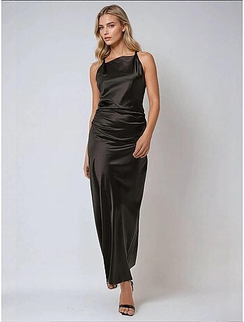Robe longue en satin