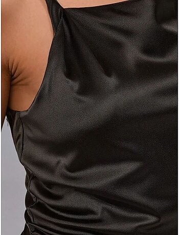 Robe longue en satin