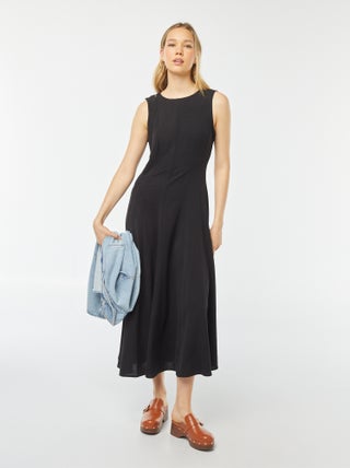 Robe longue forme patineuse sans manches