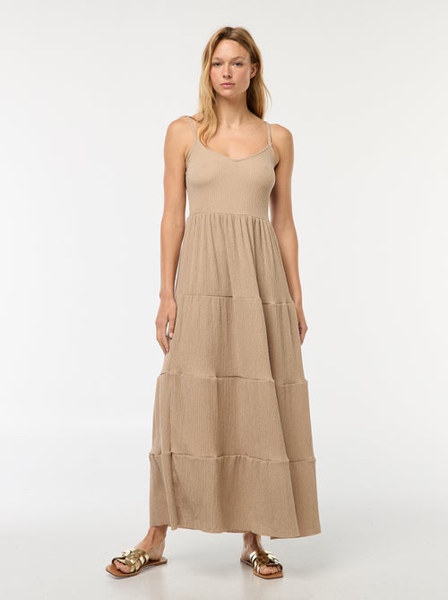 Robe longue gaufrée à étages - Kiabi