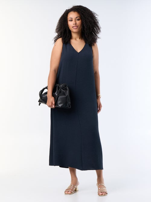 Robe longue gaufrée avec bijou doré - Kiabi