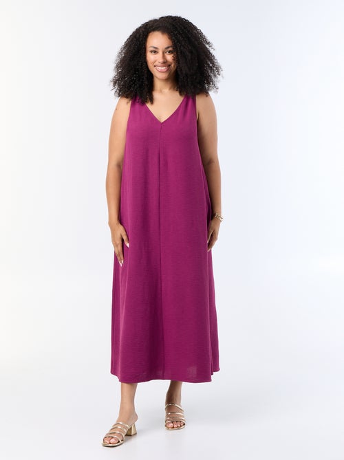 Robe longue gaufrée avec bijou doré - Kiabi