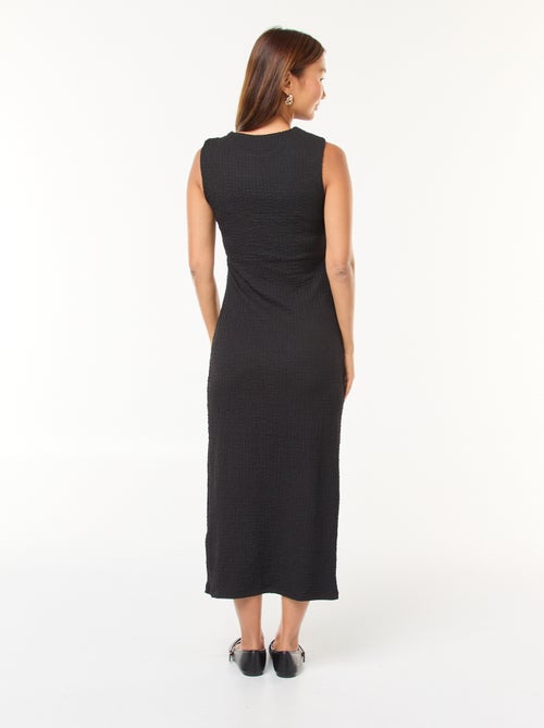 Robe longue gaufrée avec emmanchure américaine - Kiabi