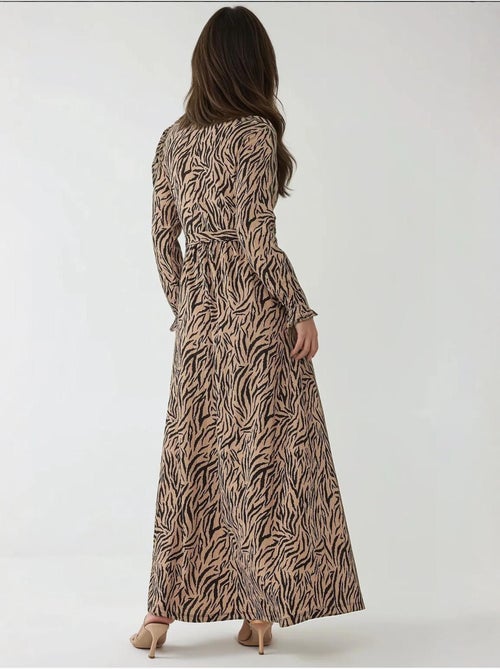 Robe longue imprimée à col ras du cou et ceinture - Kiabi Robe longue imprimée à col ras du cou et ceinture - Kiabi